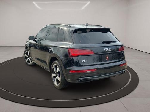 2022 Audi Q5 45 S line Premium Plus