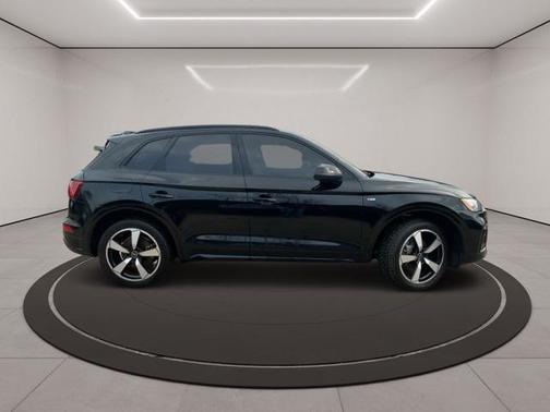 2022 Audi Q5 45 S line Premium Plus