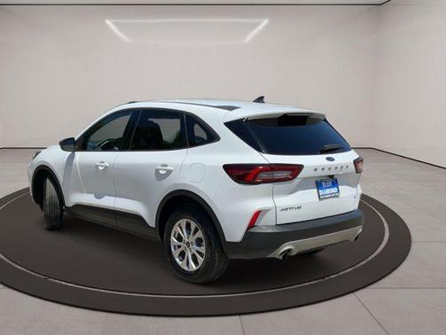 Oxford White 2025 Ford Escape Active