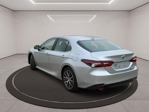 2023 Toyota Camry Hybrid XLE