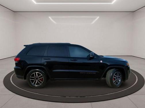 Diamond Black Crystal Pearlcoat 2021 Jeep Grand Cherokee Trailhawk