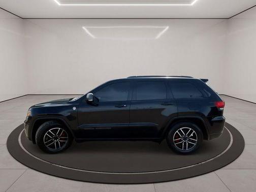 Diamond Black Crystal Pearlcoat 2021 Jeep Grand Cherokee Trailhawk