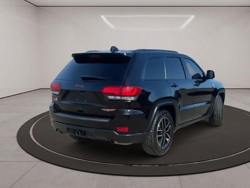 Diamond Black Crystal Pearlcoat 2021 Jeep Grand Cherokee Trailhawk