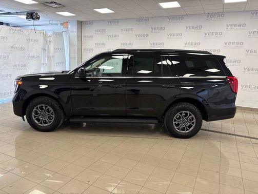 Black Metallic 2025 Ford Expedition Active