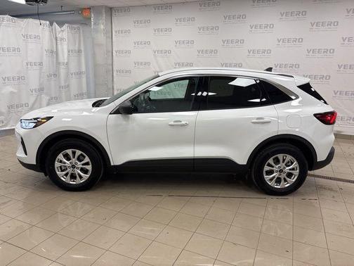 Oxford White 2023 Ford Escape Active