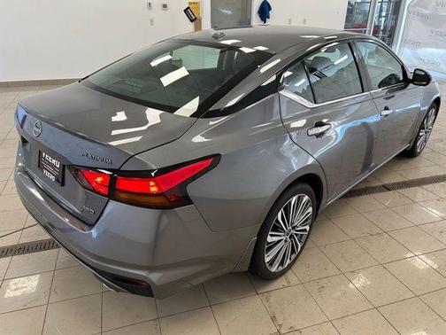 2024 Nissan Altima Platinum