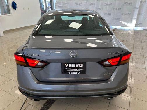 2024 Nissan Altima Platinum