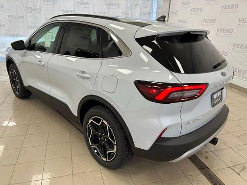 2026 Ford Escape Platinum