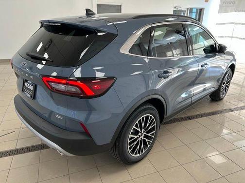2026 Ford Escape PHEV SE