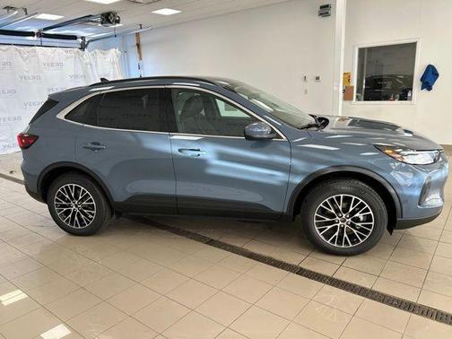 2026 Ford Escape PHEV SE