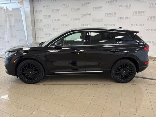 Infinite Black Metallic Clearcoat 2022 Lincoln Corsair Reserve