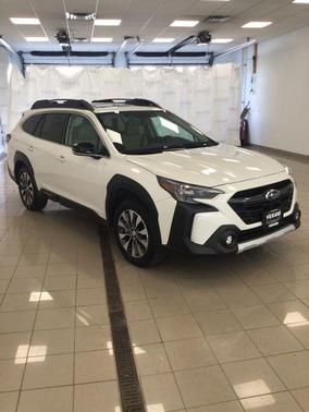 Crystal White Pearl 2025 Subaru Outback Limited