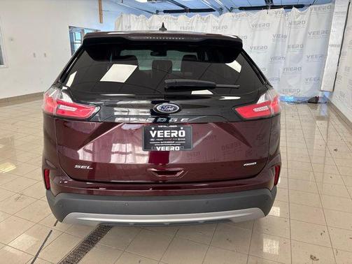 Burgundy Velvet Metallic Tinted Clearcoat 2024 Ford Edge SEL