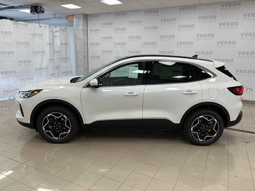 2026 Ford Escape Platinum