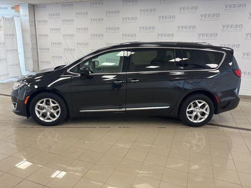 2020 Chrysler Pacifica Touring-L Plus