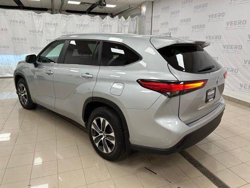 2023 Toyota Highlander Hybrid XLE