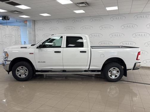 2022 RAM 2500 Tradesman Crew Cab 4x4 6'4' Box