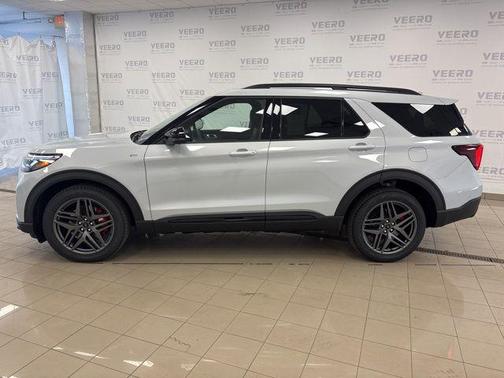 Space White Metallic 2026 Ford Explorer ST-Line