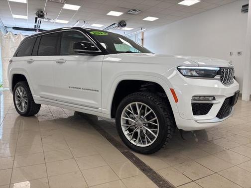 2023 Jeep Grand Cherokee Summit