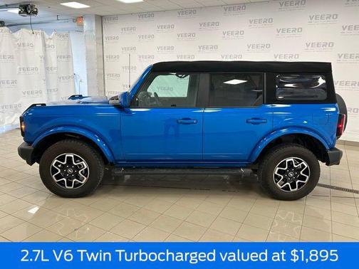 Velocity Blue Metallic 2023 Ford Bronco Outer Banks