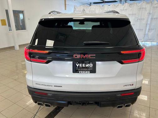 2024 GMC Acadia AWD AT4