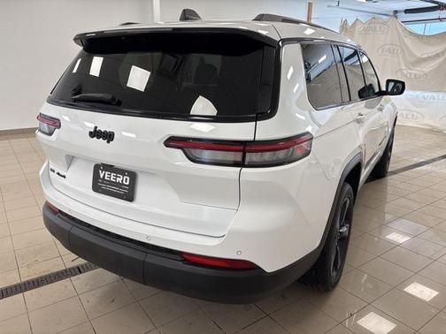 2022 Jeep Grand Cherokee L Altitude