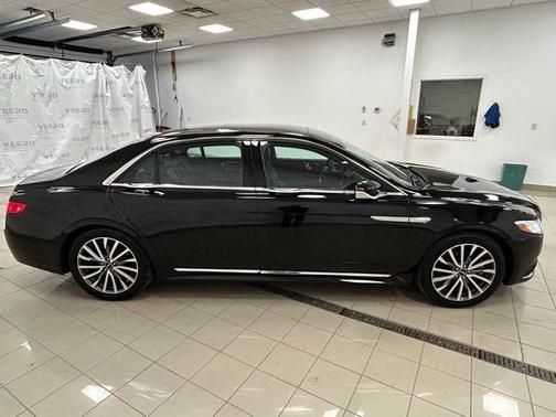 2017 Lincoln Continental Select