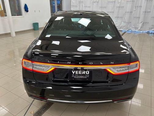 2017 Lincoln Continental Select