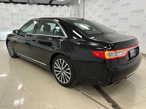 2017 Lincoln Continental Select