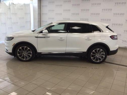 Pristine White Metallic Tri-Coat 2023 Lincoln Nautilus Reserve