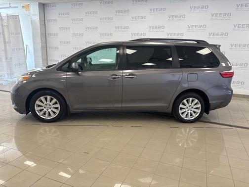 2017 Toyota Sienna XLE