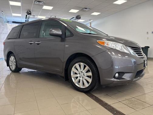 2017 Toyota Sienna XLE