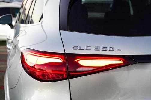 2025 Mercedes-Benz GLC 350e Base 4MATIC