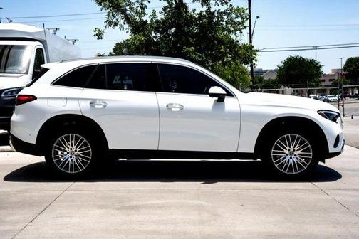 2025 Mercedes-Benz GLC 300 Base