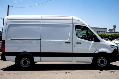 2025 Mercedes-Benz Sprinter 2500 Standard Roof