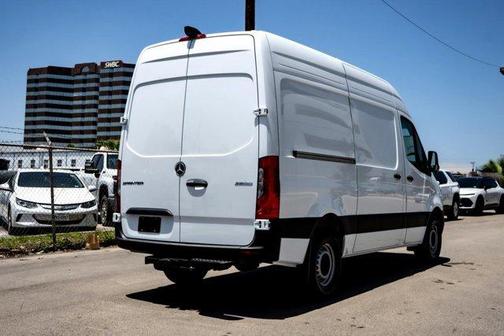 2025 Mercedes-Benz Sprinter 2500 Standard Roof
