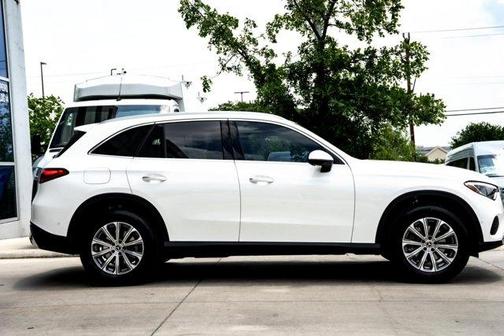 2025 Mercedes-Benz GLC 300 Base