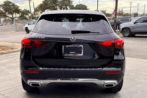 2025 Mercedes-Benz GLA 250 Base