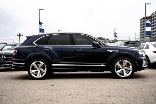 2022 Bentley Bentayga V8