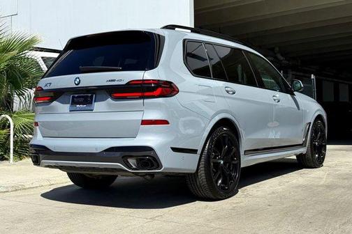 2025 BMW X7 xDrive40i
