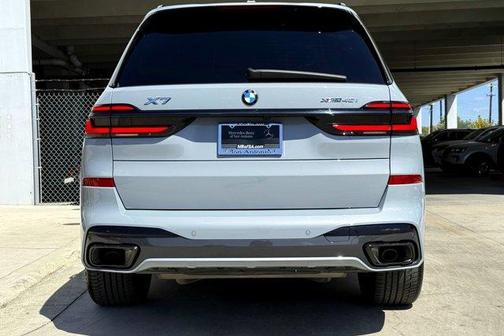2025 BMW X7 xDrive40i