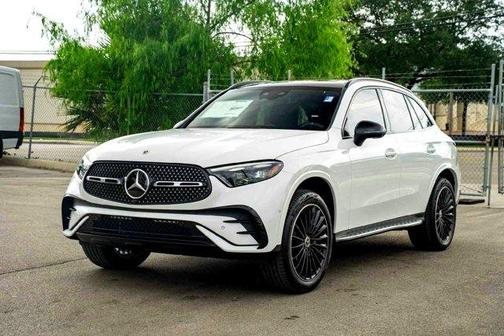 Moon 2026 Mercedes-Benz GLC 300 Base