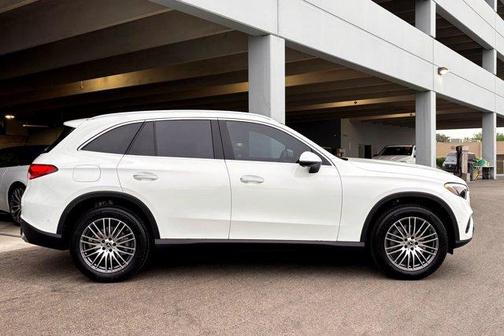 2026 Mercedes-Benz GLC 300 Base