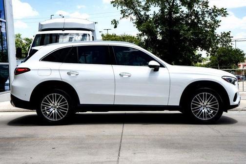 2025 Mercedes-Benz GLC 300 Base