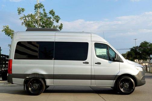 2025 Mercedes-Benz Sprinter 2500 144 WB Standard Roof Passenger