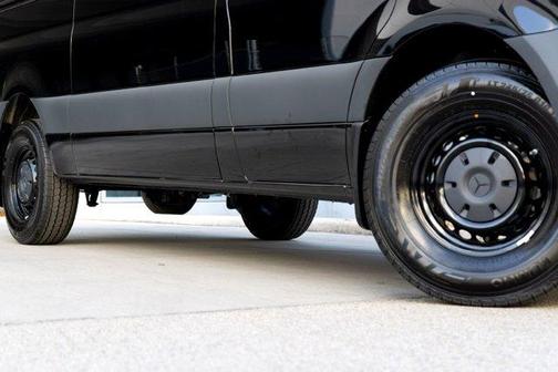 2025 Mercedes-Benz Sprinter 2500 144 WB Standard Roof Passenger