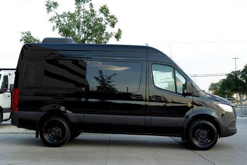 2025 Mercedes-Benz Sprinter 2500 144 WB Standard Roof Passenger