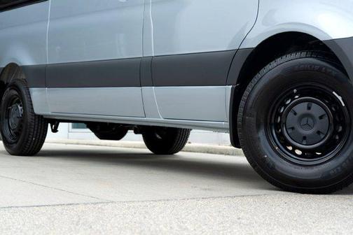 2025 Mercedes-Benz Sprinter 2500 144 WB Standard Roof Passenger