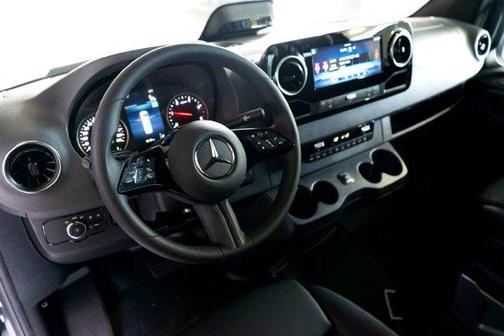 2025 Mercedes-Benz Sprinter 2500 144 WB Standard Roof Passenger