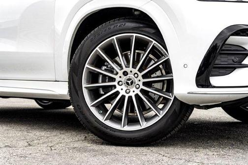 Moon 2026 Mercedes-Benz GLE 450 4MATIC